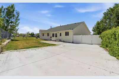 1115 S 810 W, Tooele, UT 84074 - Photo 29
