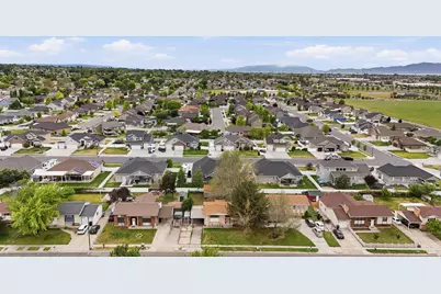 1387 W 2600 N, Clinton, UT 84015 - Photo 11