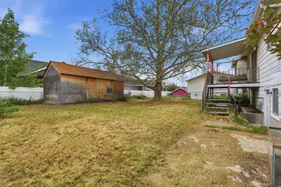 1387 W 2600 N, Clinton, UT 84015 - Photo 9