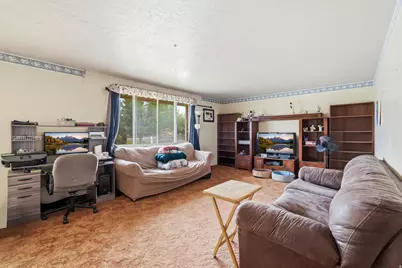 1387 W 2600 N, Clinton, UT 84015 - Photo 5