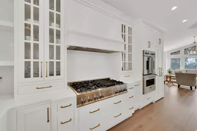 295 S 1550 E, Bountiful, UT 84010 - Photo 11