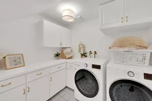 295 S 1550 E, Bountiful, UT 84010 - Photo 33