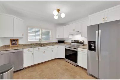 295 S 1550 E, Bountiful, UT 84010 - Photo 33