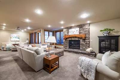 9621 S Glacier Park Ln, Sandy, UT 84092 - Photo 21