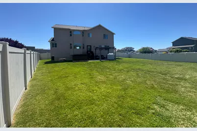 5577 S 4650 W, Hooper, UT 84315 - Photo 11