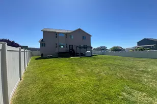 5577 S 4650 W, Hooper, UT 84315 - Photo 11
