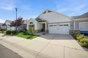 10682 S Bridlewood Ln E, Sandy, UT 84092 - Photo 1