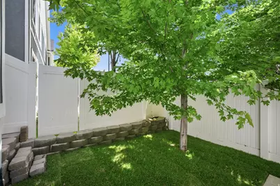 10682 S Bridlewood Ln E, Sandy, UT 84092 - Photo 27