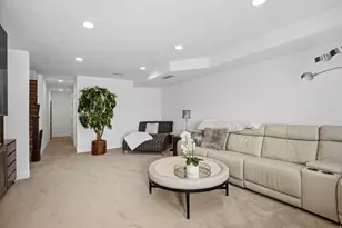 10682 S Bridlewood Ln E, Sandy, UT 84092 - Photo 17