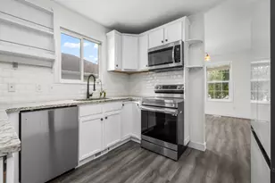 7901 N Weeping Ash Dr, Eagle Mountain, UT 84005 - Photo 7