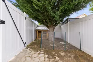 7901 N Weeping Ash Dr, Eagle Mountain, UT 84005 - Photo 23