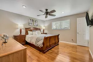 7087 E Pine Cone S, Cottonwood Heights, UT 84121 - Photo 9