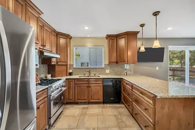 7087 E Pine Cone S, Cottonwood Heights, UT 84121 - Photo 7