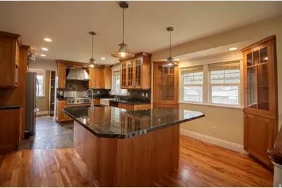 8938 S Midvalley Dr W, West Jordan, UT 84088 - Photo 11