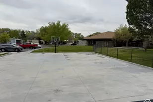 829 W Mount Tuscarora Dr S, Taylorsville, UT 84123 - Photo 39