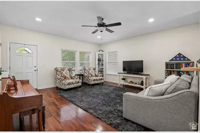 7092 N Cherokee St, Eagle Mountain, UT 84005 - Photo 3