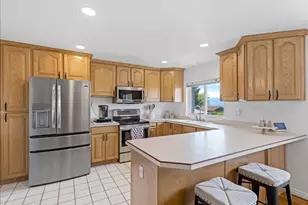 9135 S Morningview Dr E, Sandy, UT 84094 - Photo 7