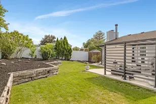 9135 S Morningview Dr E, Sandy, UT 84094 - Photo 35