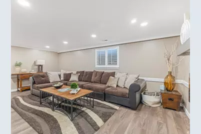 9135 S Morningview Dr E, Sandy, UT 84094 - Photo 25