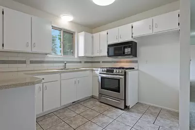 1722 E Kimsbrough Rd S, Sandy, UT 84092 - Photo 11