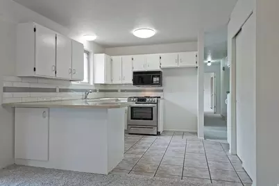 1722 E Kimsbrough Rd S, Sandy, UT 84092 - Photo 9