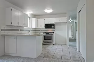 1722 E Kimsbrough Rd S, Sandy, UT 84092 - Photo 9