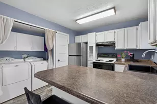149 N Fort Ln W, Layton, UT 84041 - Photo 17