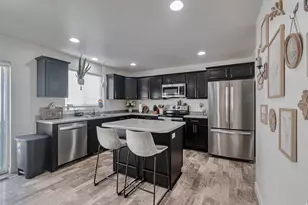 321 W Willow Dr, Saratoga Springs, UT 84045 - Photo 5