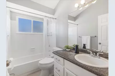 558 E Cherry Plum Ct, Sandy, UT 84070 - Photo 17