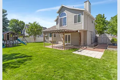 558 E Cherry Plum Ct, Sandy, UT 84070 - Photo 23