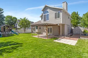 558 E Cherry Plum Ct, Sandy, UT 84070 - Photo 23