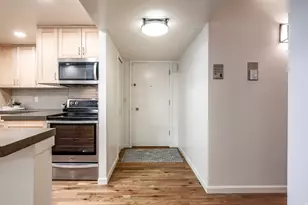 875 S Donner Way, Salt Lake City, UT 84108 - Photo 17