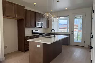 11019 S Freestone Rd W, South Jordan, UT 84009 - Photo 3
