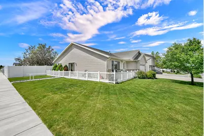 429 W 2125 N, Harrisville, UT 84414 - Photo 5