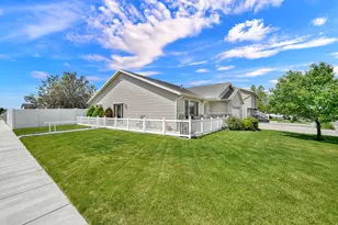 429 W 2125 N, Harrisville, UT 84414 - Photo 5