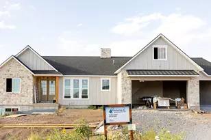 1139 E Center St, Hyde Park, UT 84318 - Photo 1