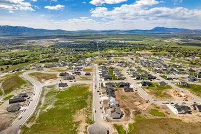 1139 E Center St, Hyde Park, UT 84318 - Photo 27