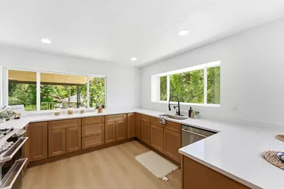 4215 S Holladay Blvd, Holladay, UT 84124 - Photo 15