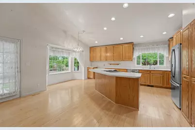 1148 E 250 N, Orem, UT 84097 - Photo 9