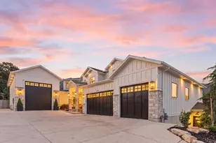 9577 S Hidden Pine Ln, Sandy, UT 84092 - Photo 3