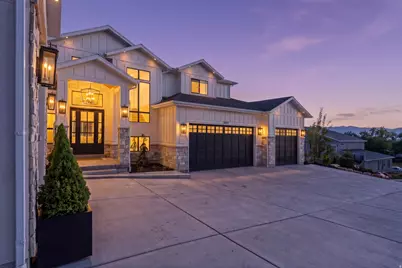 9577 S Hidden Pine Ln, Sandy, UT 84092 - Photo 3
