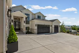 9577 S Hidden Pine Ln, Sandy, UT 84092 - Photo 5