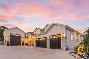 9577 S Hidden Pine Ln, Sandy, UT 84092 - Photo 3