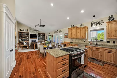 395 N 575 E, Hyde Park, UT 84318 - Photo 9