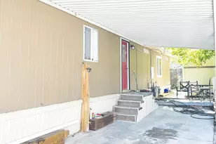 699 W Big Mountain Dr, Taylorsville, UT 84123 - Photo 9