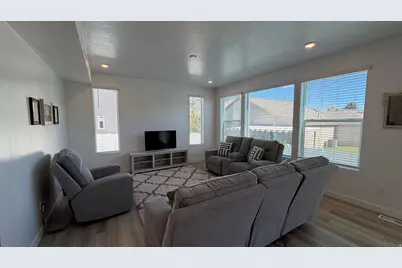 107 E Montgomery Ln N, North Ogden, UT 84414 - Photo 7