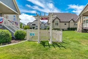 728 S Golden Leaf Way, Mapleton, UT 84664 - Photo 37