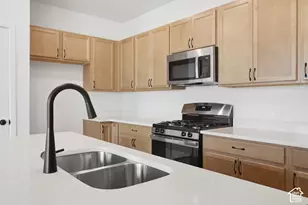 2864 S Tetzlaff Pl, West Valley, UT 84128 - Photo 3