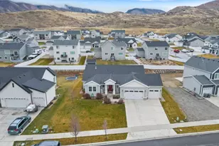 1155 S Red Barn Vw Dr, Santaquin, UT 84655 - Photo 13