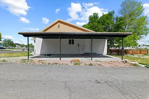 126 E 400 N, Price, UT 84501 - Photo 25